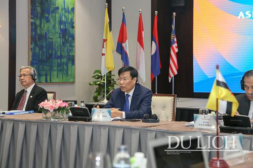 Bộ trưởng Bộ Văn hóa, Thể thao và Du lịch Việt Nam Nguyễn Ngọc Thiện phát biểu tại hội nghị